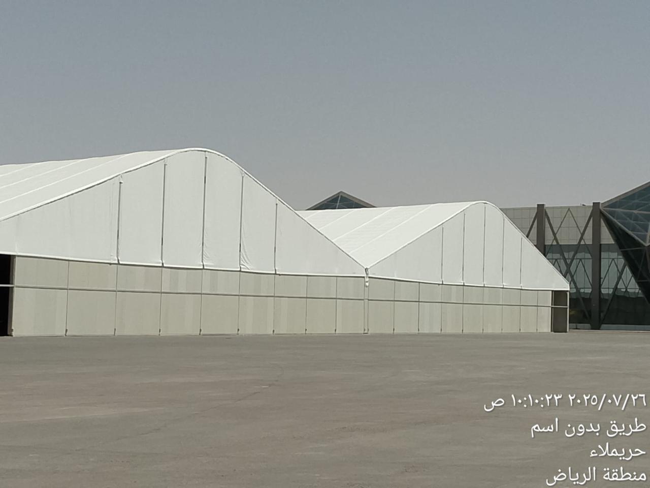 الخيم الأوروبية ذات الأسقف الجملونية