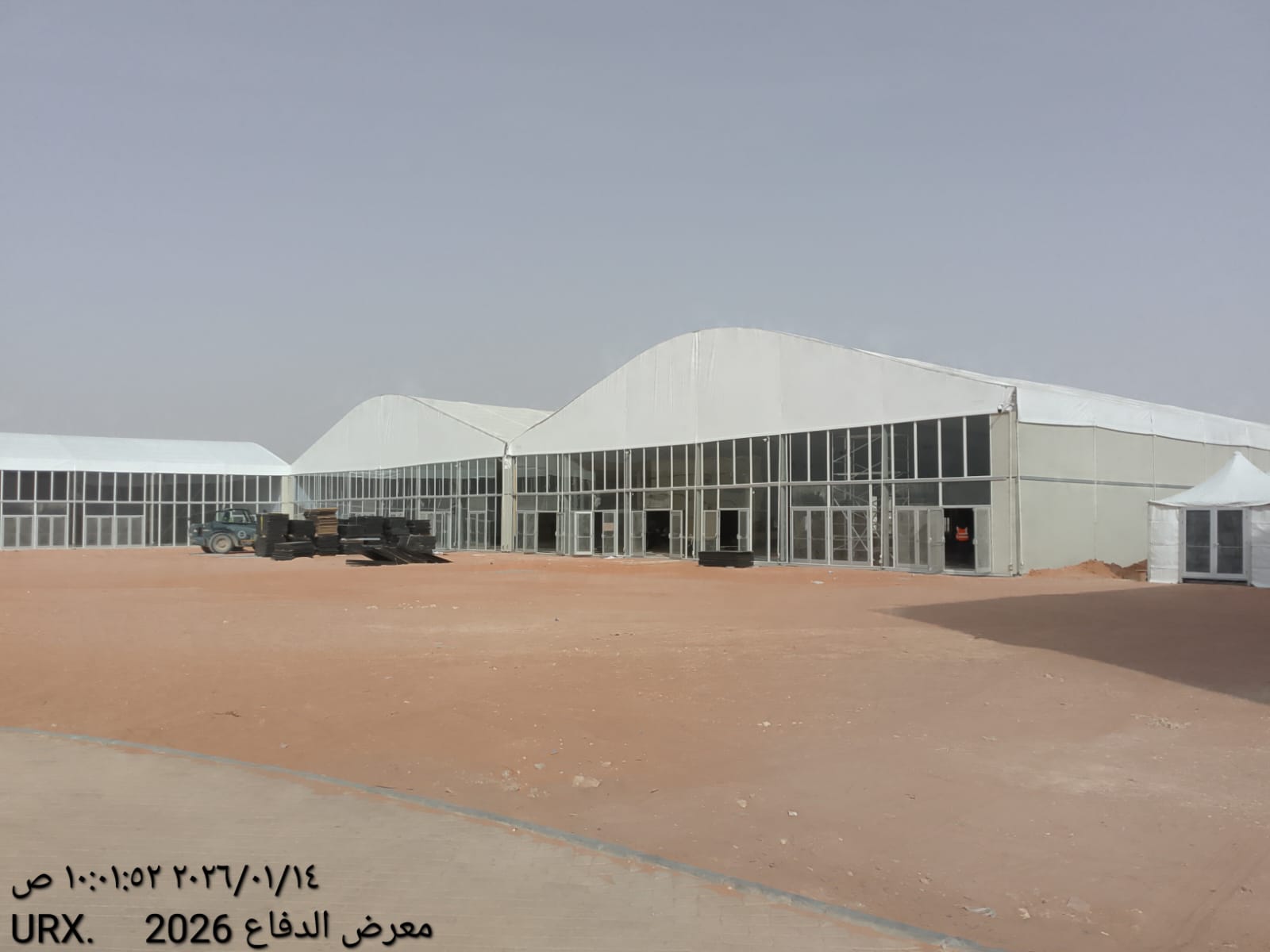الخيم الأوروبية وتجهيز الواجهات الخارجية